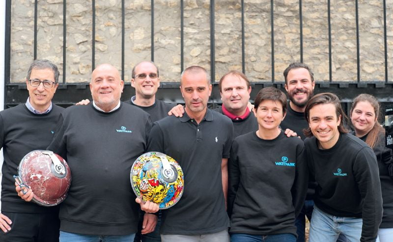 Réserver une borne de recharge WattPark avec une assistance vocale embarquée sur le véhicule électrique de demain